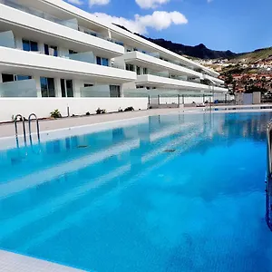 https://las-terrazas-costa-adeje-1d.adeje-hotels.com